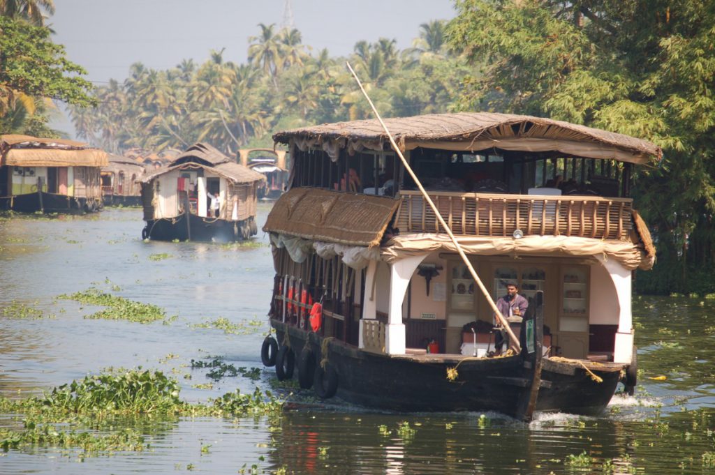 Hausbootfahrt auf den Backwaters in Indien