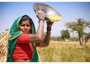 Einheimische Frau auf dem Land; Indien (Copyright@India Tourism)
